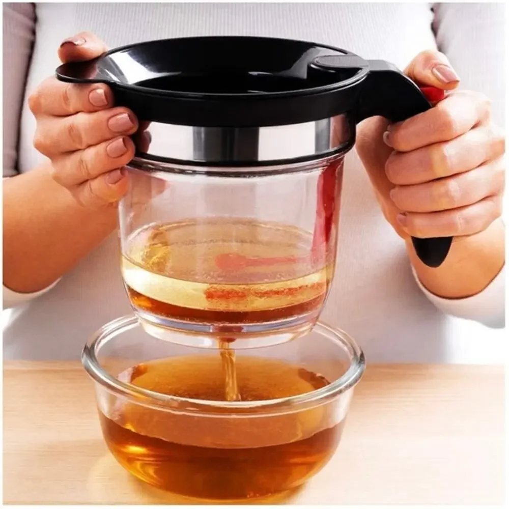 NIB Fat/ Grease Separator With Bottom Release, Kitchen Gadget with 3-in-1 peeler